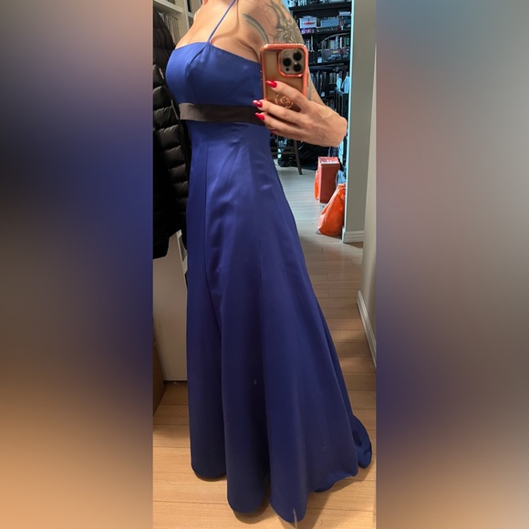 Blue floor length bridesmaid/grad dress with crinolin underneath - Picture 9 of 10